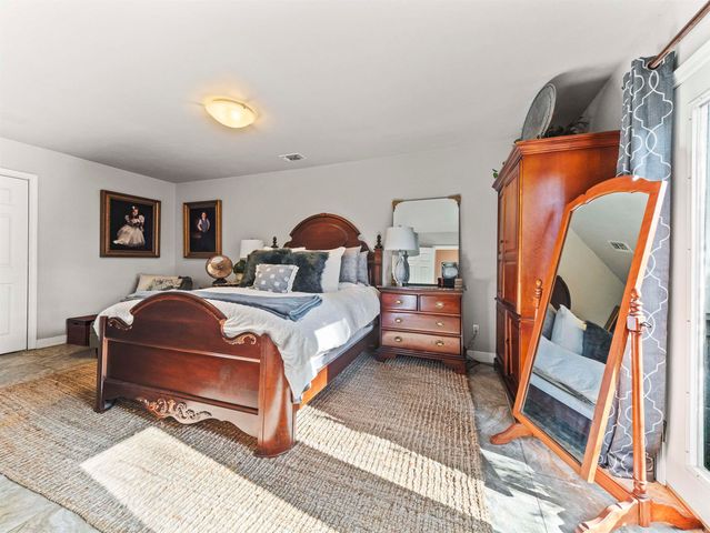 220 SUNSET BAY Road, Hot Springs, AR 71901