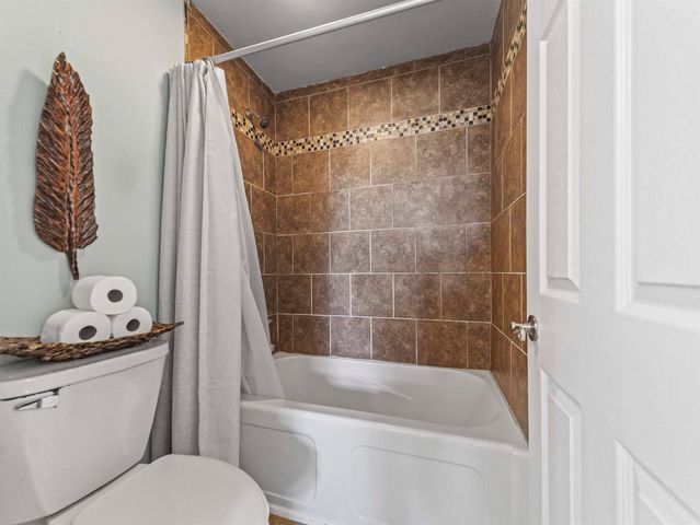 220 SUNSET BAY Road, Hot Springs, AR 71901