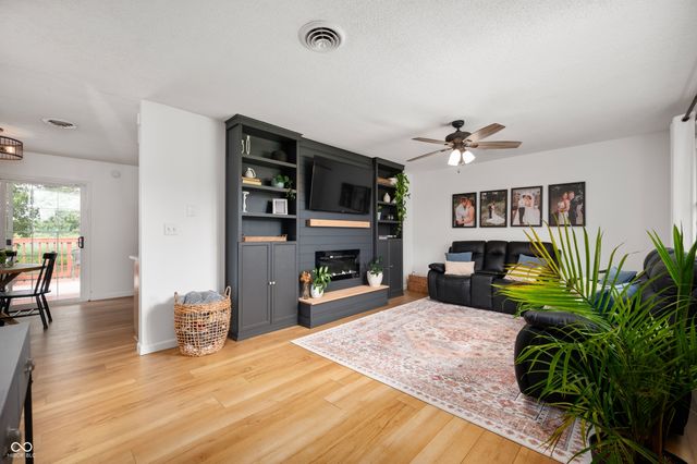 9767 S 250 E, Markleville, IN 46056