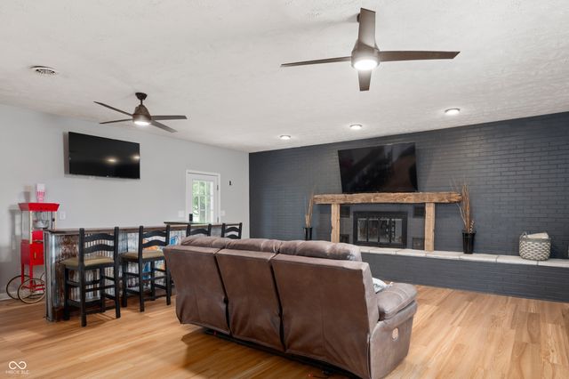 9767 S 250 E, Markleville, IN 46056