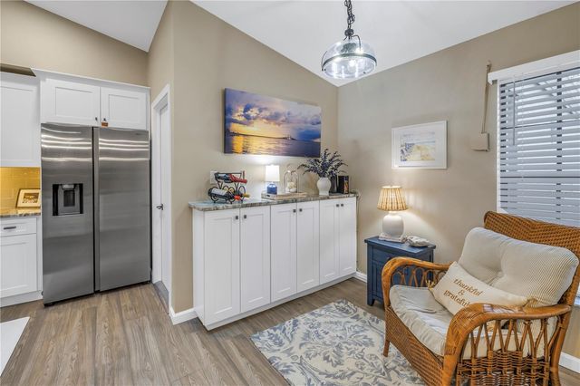 912 MYAKKA COURT NE, St Petersburg, FL 33702