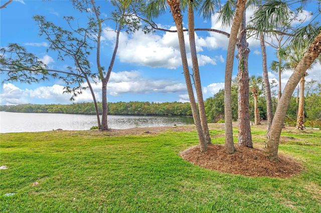 912 MYAKKA COURT NE, St Petersburg, FL 33702