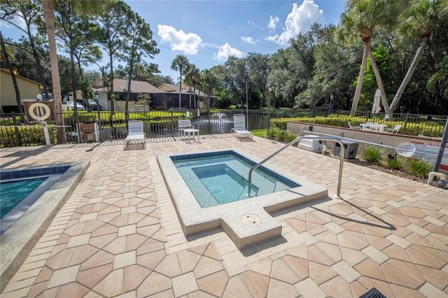 912 MYAKKA COURT NE, St Petersburg, FL 33702