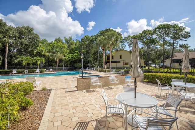 912 MYAKKA COURT NE, St Petersburg, FL 33702