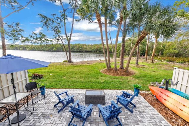 912 MYAKKA COURT NE, St Petersburg, FL 33702