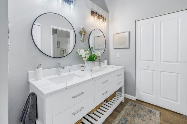 912 MYAKKA COURT NE, St Petersburg, FL 33702