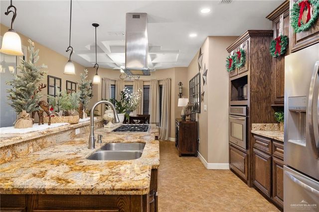 826 Coyote Drive, Rio Grande City, TX 78582