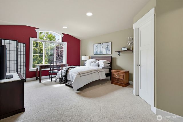 6402 Fairway Place SE, Snoqualmie, WA 98065