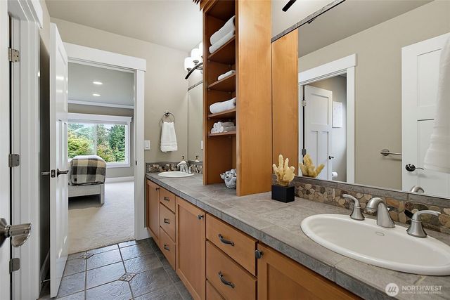 6402 Fairway Place SE, Snoqualmie, WA 98065