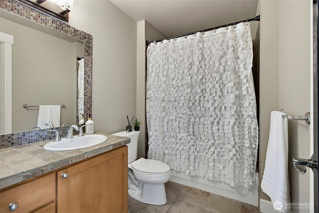 6402 Fairway Place SE, Snoqualmie, WA 98065