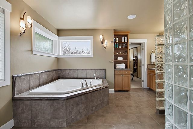 6402 Fairway Place SE, Snoqualmie, WA 98065
