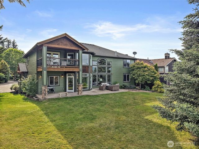 6402 Fairway Place SE, Snoqualmie, WA 98065