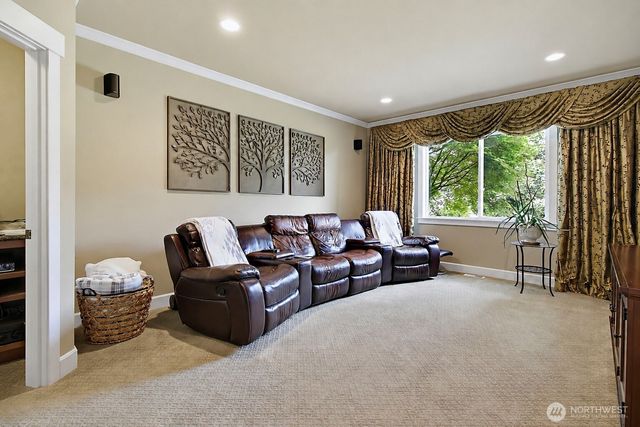 6402 Fairway Place SE, Snoqualmie, WA 98065