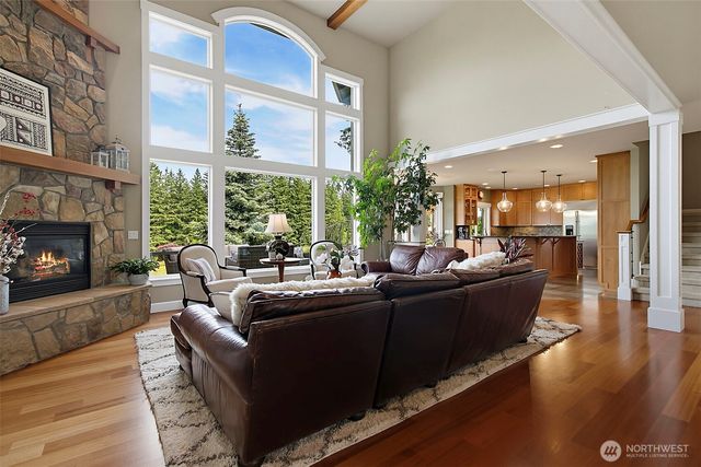 6402 Fairway Place SE, Snoqualmie, WA 98065