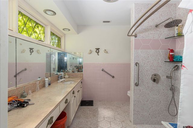 100 Samuel Street, Tyler, TX 75701