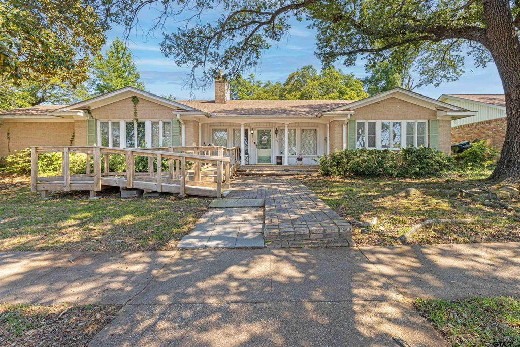 100 Samuel Street, Tyler, TX 75701
