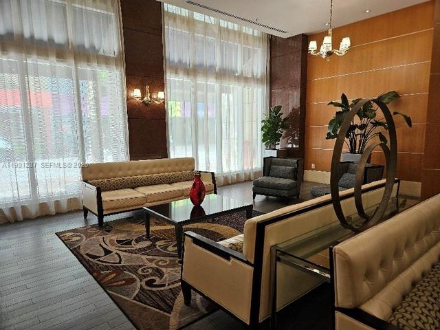 253 NE 2nd St 905, Miami, FL 33132