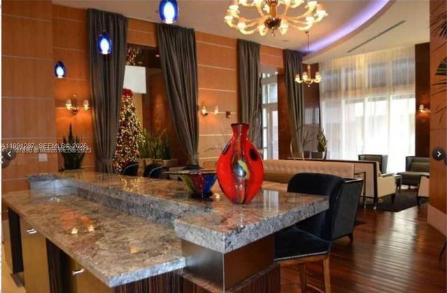 253 NE 2nd St 905, Miami, FL 33132