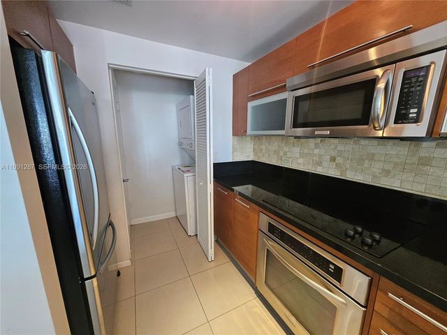 253 NE 2nd St 905, Miami, FL 33132