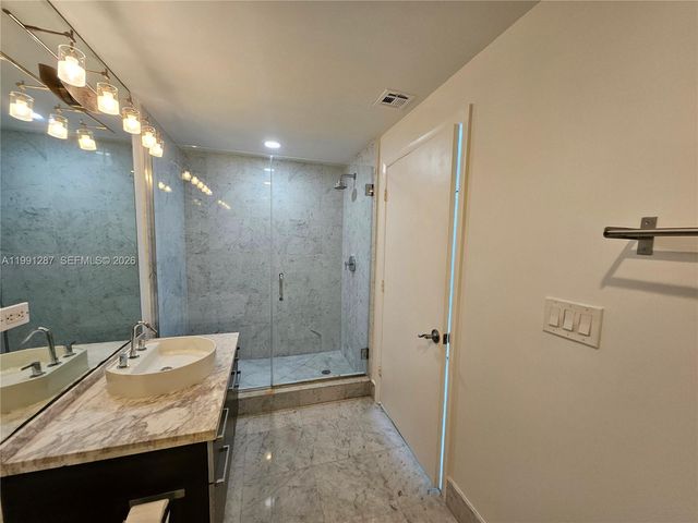 253 NE 2nd St 905, Miami, FL 33132