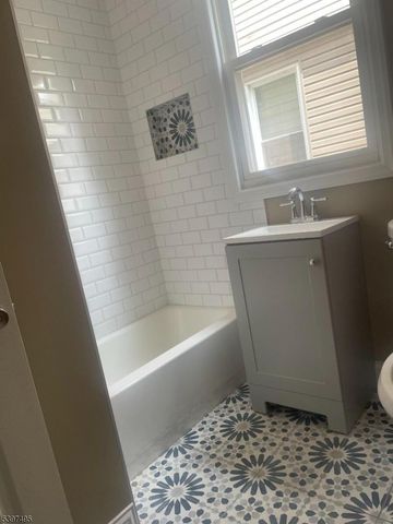 130 Isabella Ave, Newark City, NJ 07106