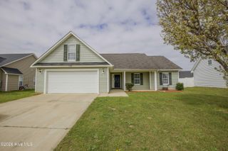 196 Lochwood Drive, Raeford, NC 28376