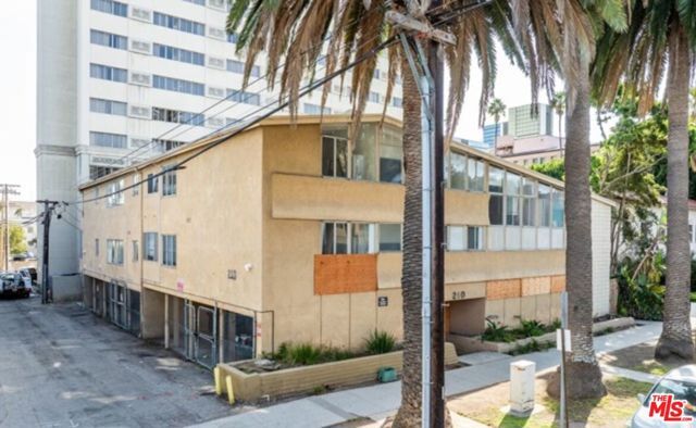 210 California Avenue, Santa Monica, CA 90403