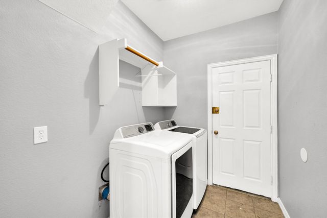 716 Candle Meadow Boulevard, Desoto, TX 75115