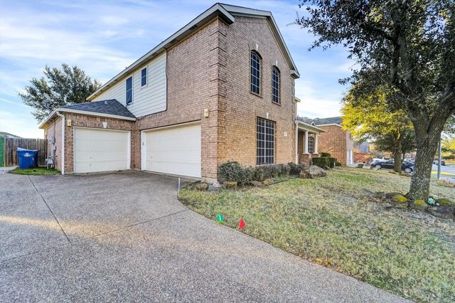 716 Candle Meadow Boulevard, Desoto, TX 75115