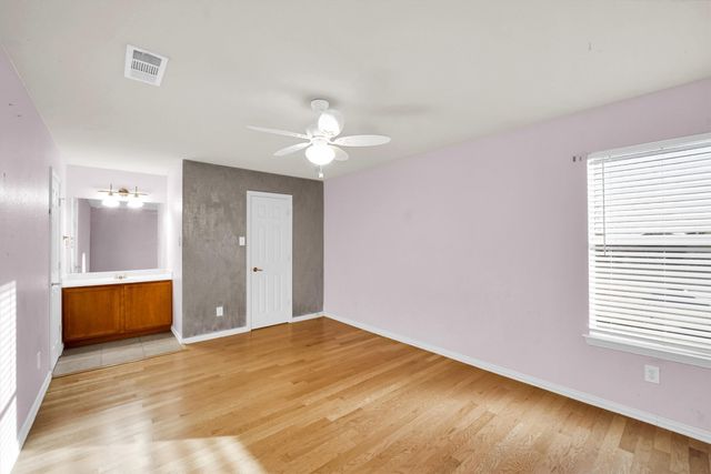 716 Candle Meadow Boulevard, Desoto, TX 75115