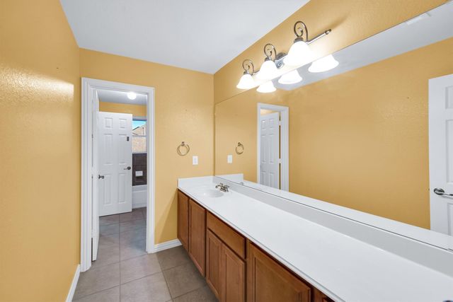 716 Candle Meadow Boulevard, Desoto, TX 75115