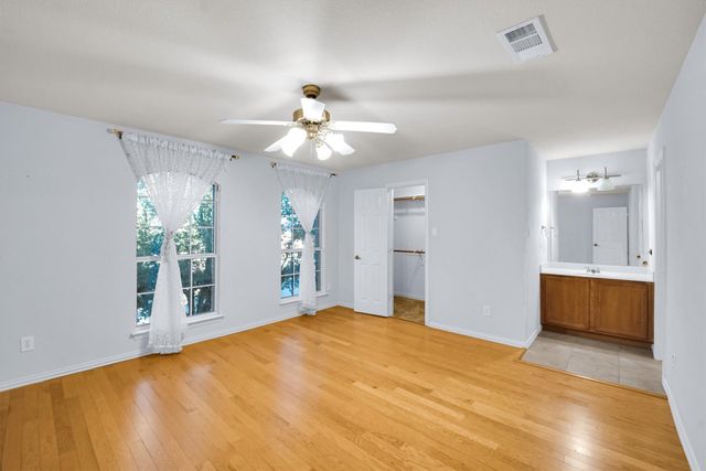 716 Candle Meadow Boulevard, Desoto, TX 75115