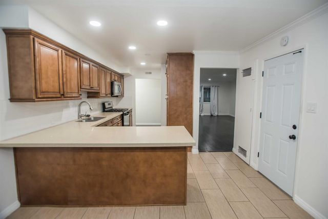 7559 Thorpe Way, Sacramento, CA 95822