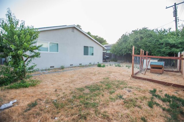 7559 Thorpe Way, Sacramento, CA 95822