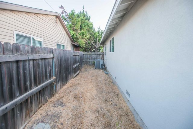 7559 Thorpe Way, Sacramento, CA 95822