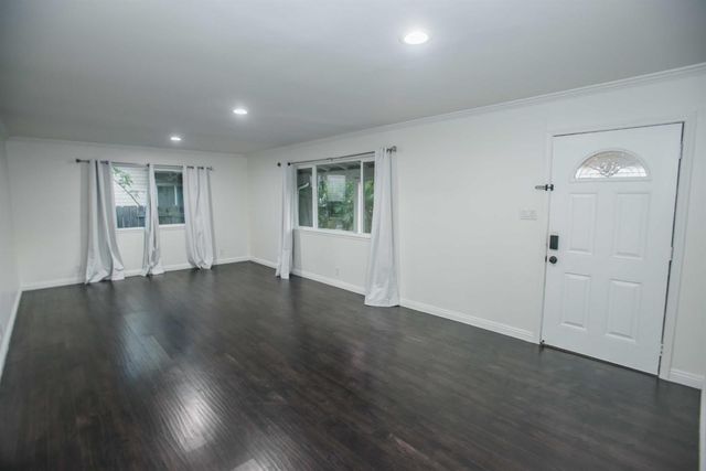 7559 Thorpe Way, Sacramento, CA 95822