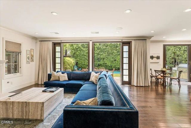 10520 Blythe Avenue, Los Angeles, CA 90064