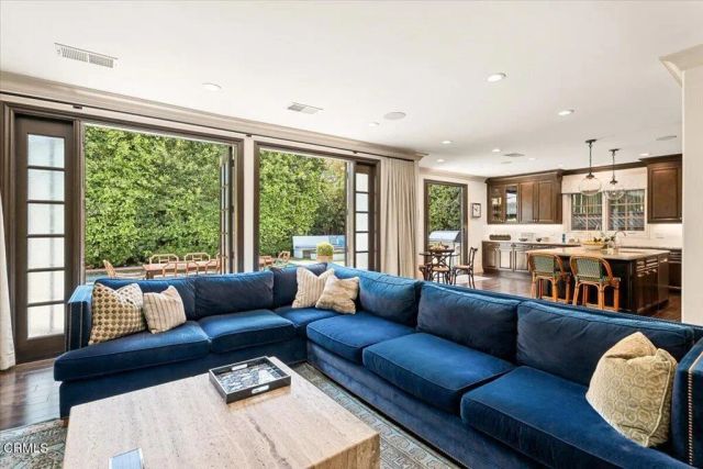 10520 Blythe Avenue, Los Angeles, CA 90064