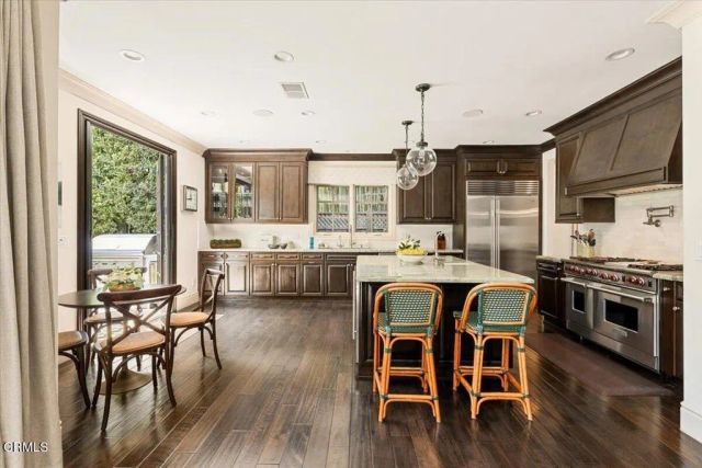 10520 Blythe Avenue, Los Angeles, CA 90064