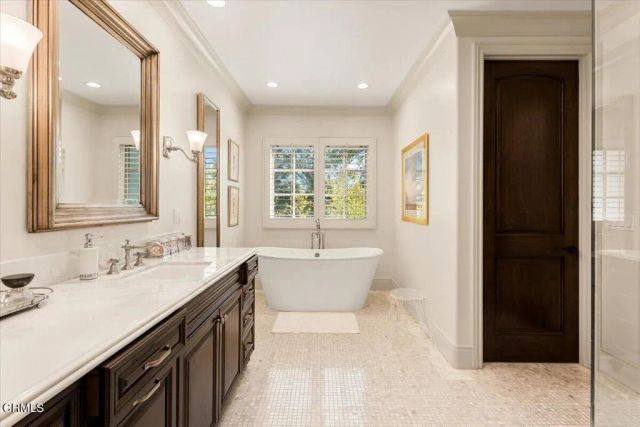 10520 Blythe Avenue, Los Angeles, CA 90064