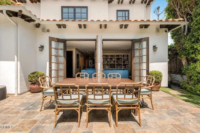 10520 Blythe Avenue, Los Angeles, CA 90064