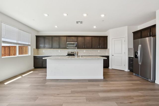 1292 Bastion Ave, Galt, CA 95632