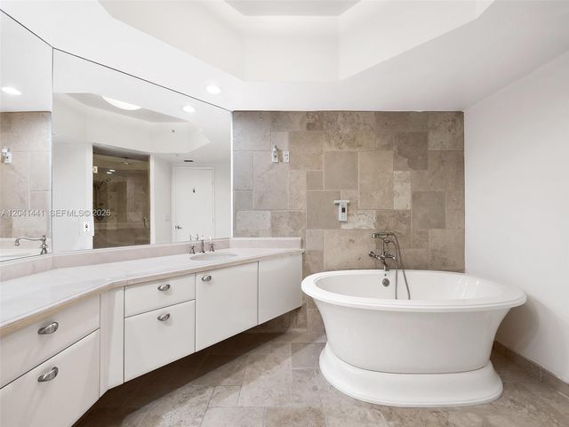 333 Las Olas Way 1502, Fort Lauderdale, FL 33301