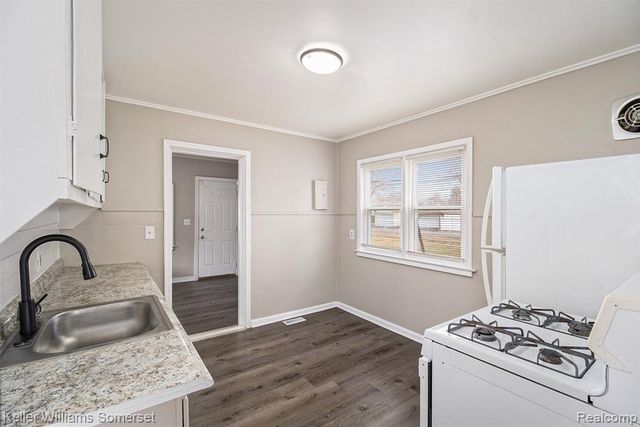 12849 Sarsfield Avenue, Warren, MI 48089