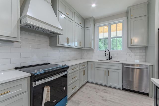 90 COLUMBUS LN, Adamsville, TN 38310