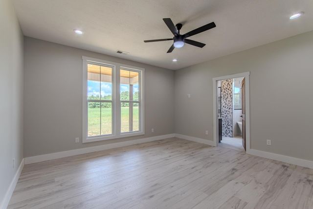 90 COLUMBUS LN, Adamsville, TN 38310