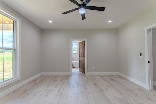 90 COLUMBUS LN, Adamsville, TN 38310