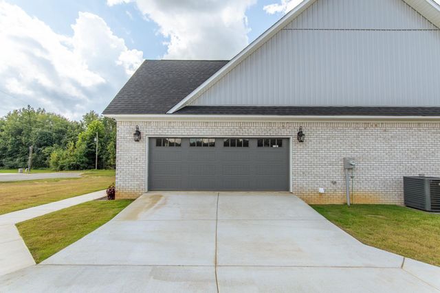 90 COLUMBUS LN, Adamsville, TN 38310