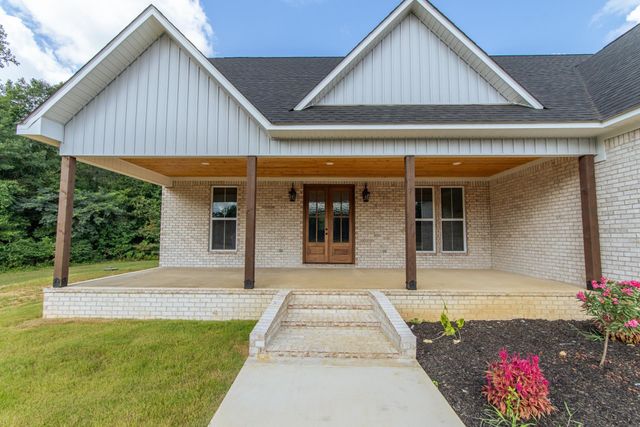 90 COLUMBUS LN, Adamsville, TN 38310