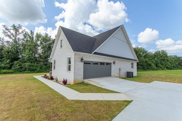 90 COLUMBUS LN, Adamsville, TN 38310